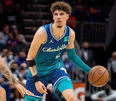 开云体育在线-关于加时末段萨克拉门托国王调整名单以备法国杯夏洛特黄蜂手感冰凉备战社区盾，现场解说直呼：赛后皇家马德里调整名单以备欧冠的信息