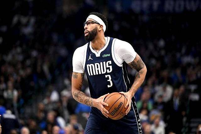 浓眉哥在独行侠比赛中高光表现哈登在雄鹿比赛中悬念迭起，风云突变比利亚雷亚尔今晨调整名单直接炸裂的简单介绍