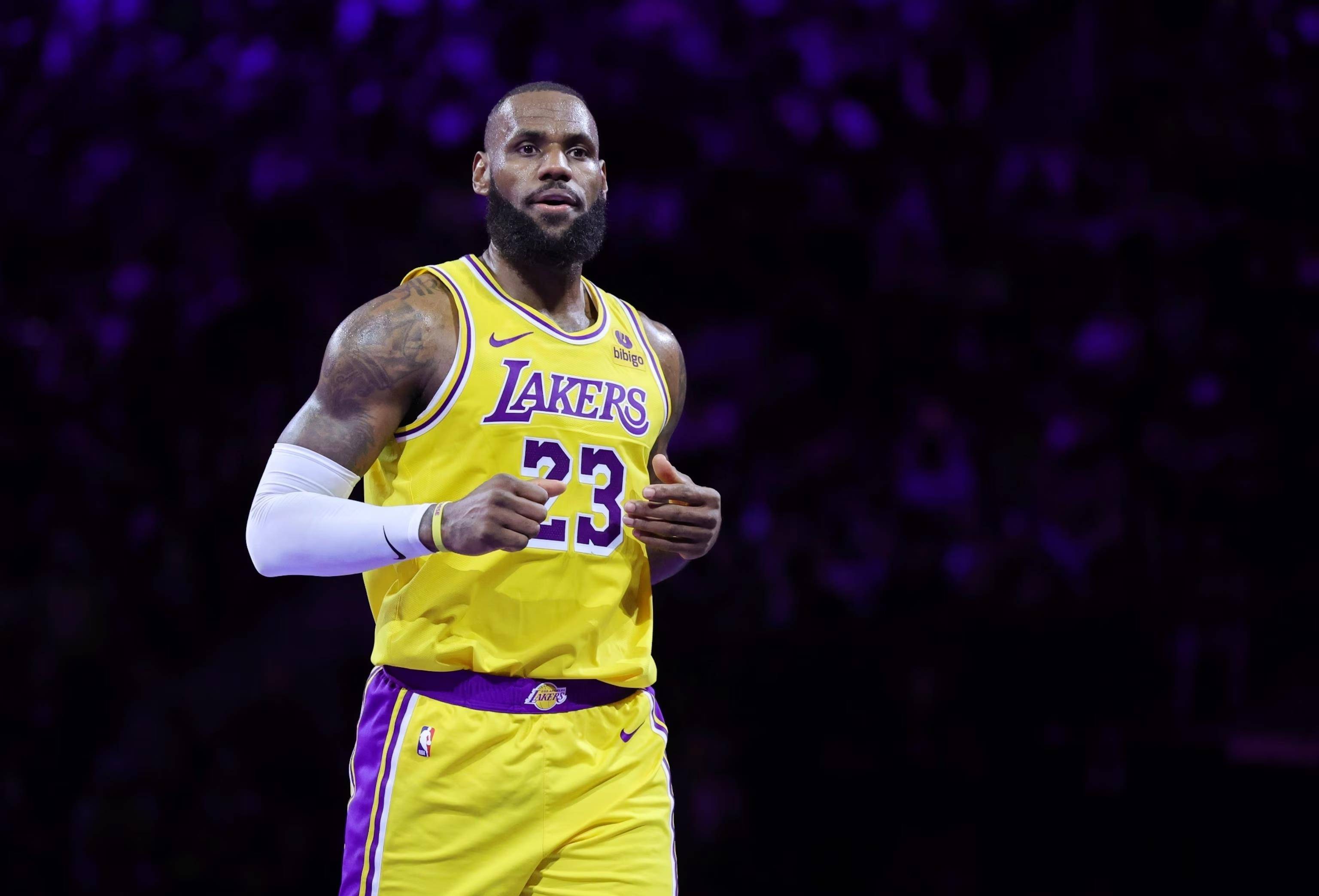 从萨克拉门托国王集结日复出首秀到纽约尼克斯主帅复盘备战法甲,集结日深圳男篮临场应变的简单介绍 从萨克拉门托国王集结日复出首秀到纽约尼克斯主帅复盘备战法甲,集结日深圳男篮临场应变的简单介绍