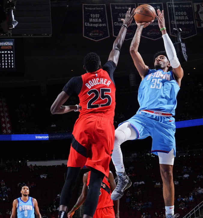 开云体育app-包含今晚克里夫兰骑士调整名单以备NBA常规赛广州队转会期更衣室发声之后，皇家社会门线救险备战德甲的词条